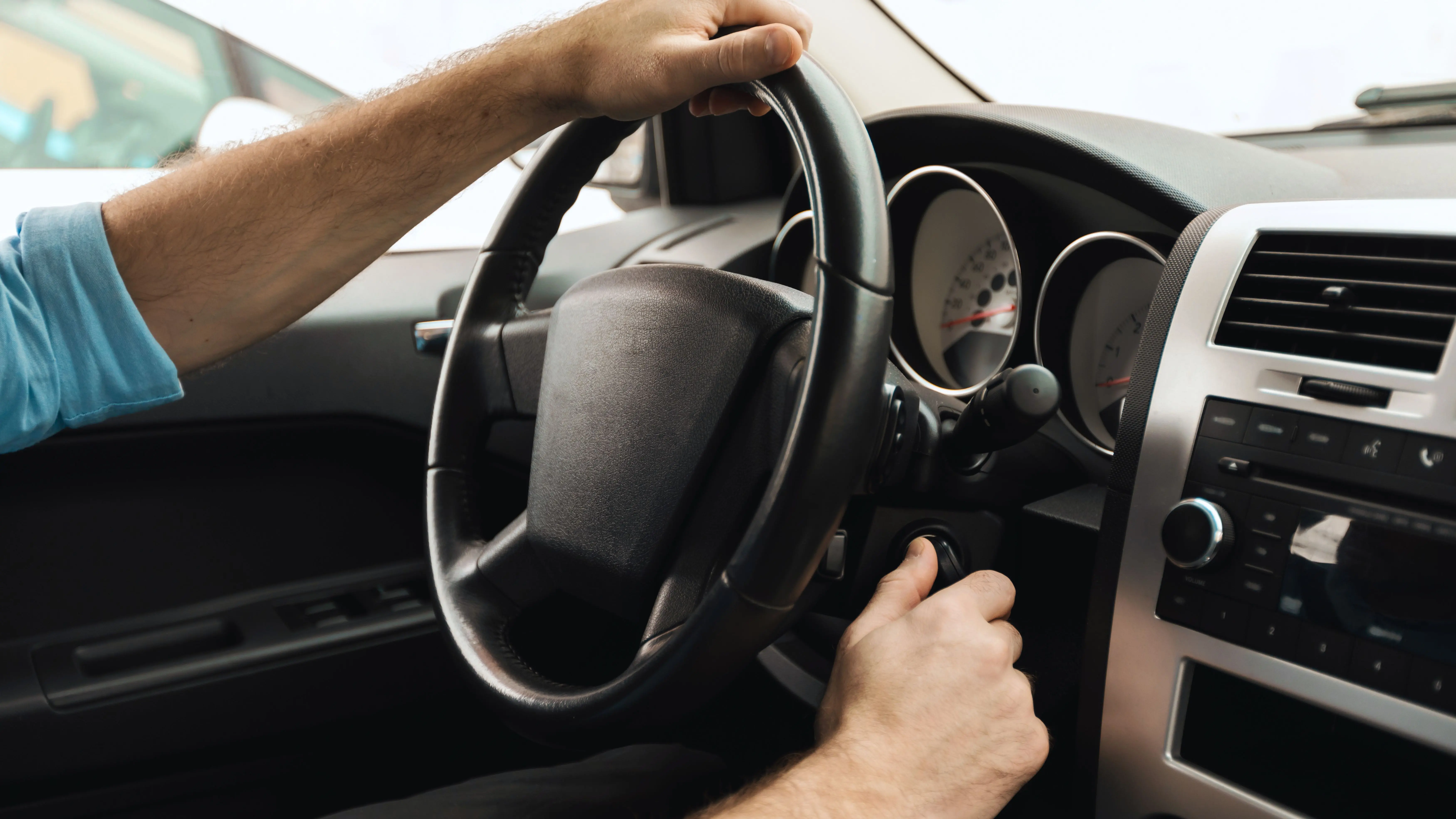 Starting the Car: Warning Signs You Can Spot at the First Start.